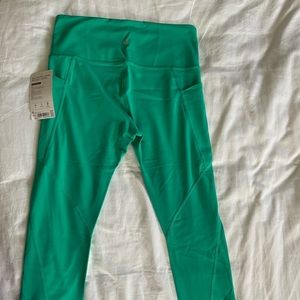 Athleta Salutation Stash Pocket Capri